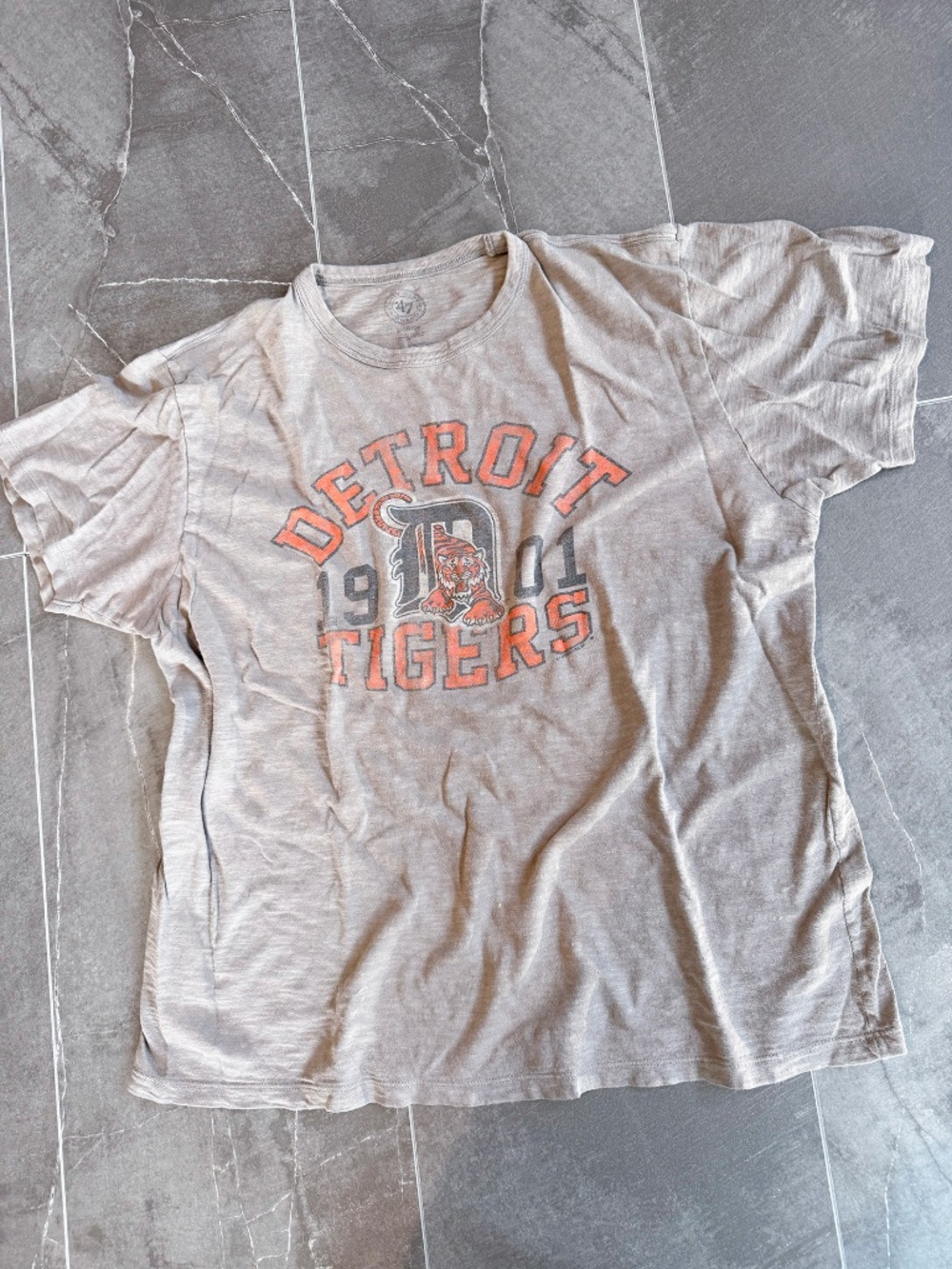 ’47 Detroit Tigers Distressed Graphic Tee Men’s L